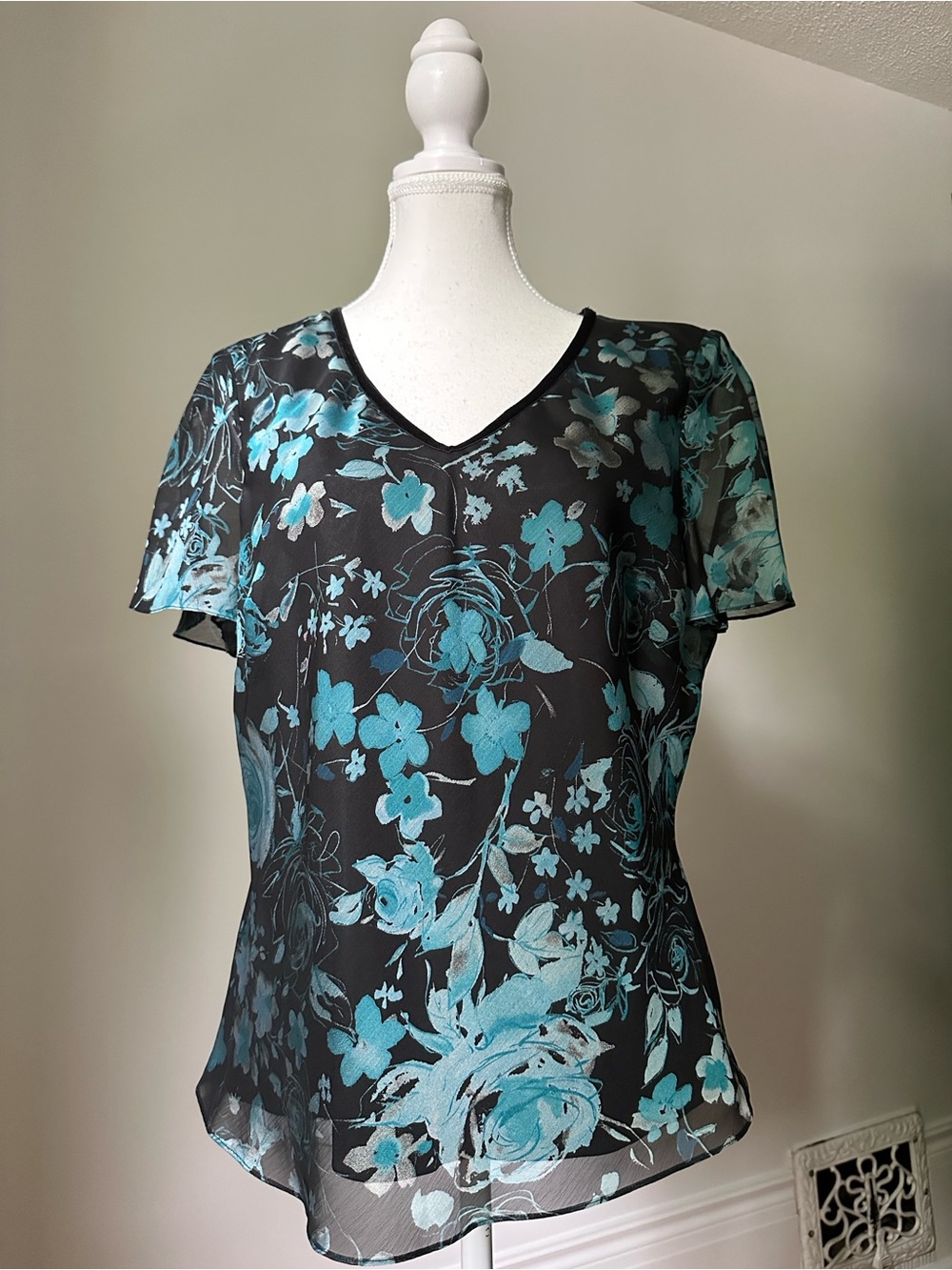 JACQUES VERT Vintage‎ Floral Whimsigoth Romantic Vneck Short Sleeve Blouse Sz 12